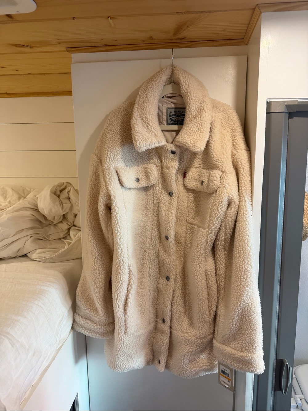 Levi's Women's Oversized Sherpa Trucker Jacket NWT